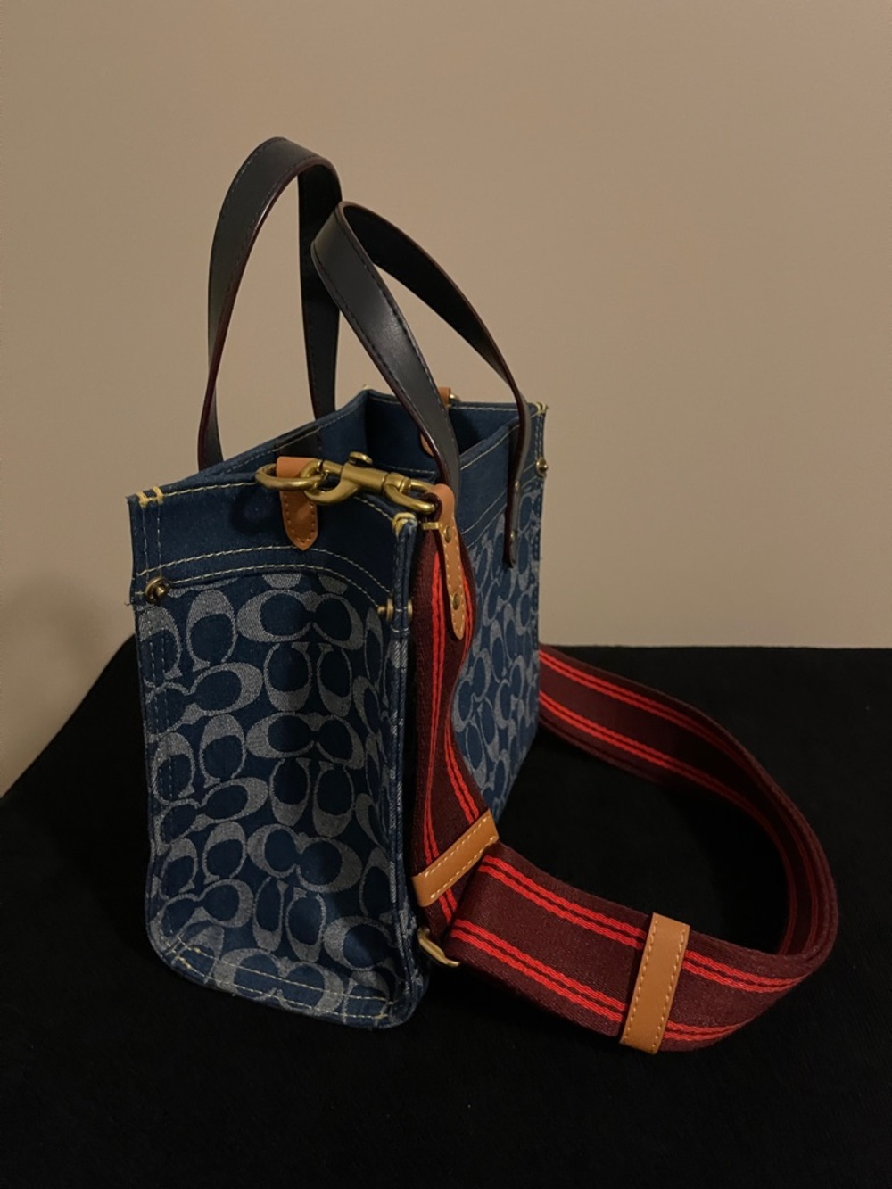 NWOT...Coach Blue Signature Denim Satchel with Red Striped Strap - Picture 5 of 9